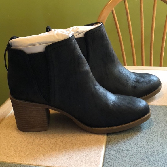 danelle boots